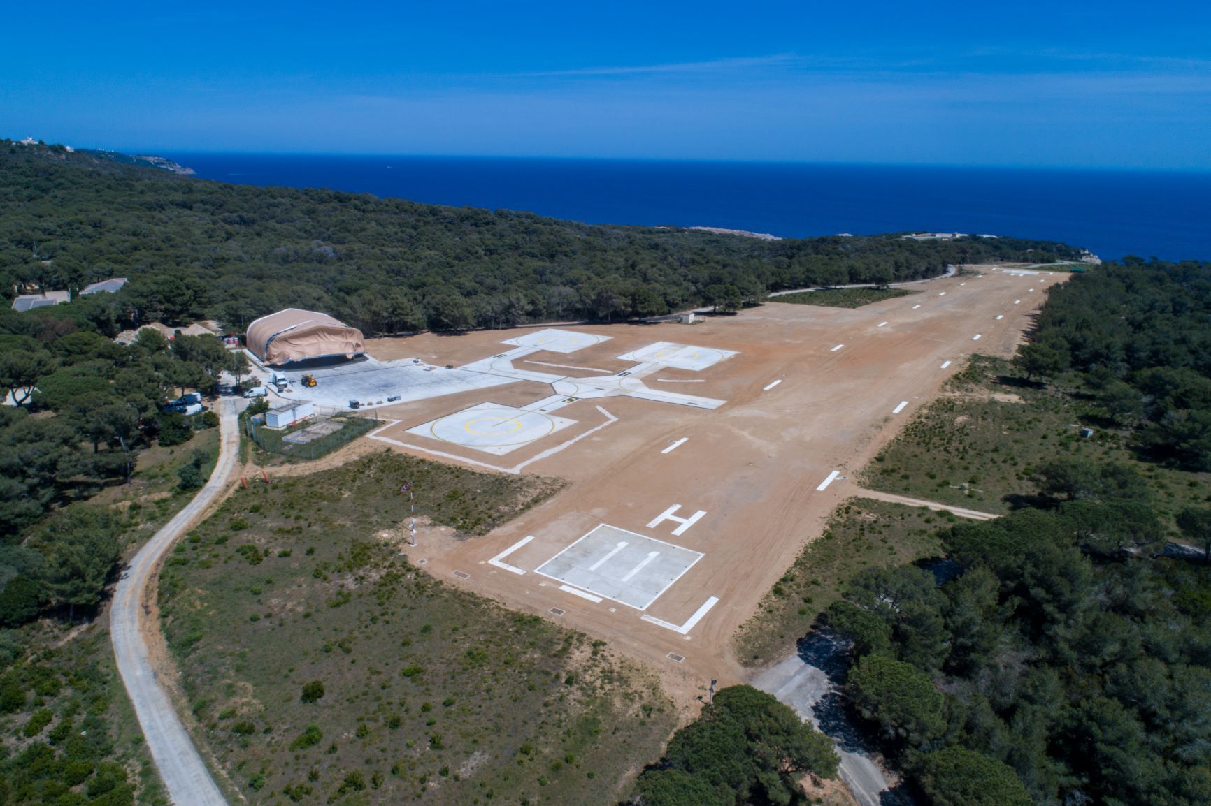 Ouvrier ADG Energy sur chantier d'éclairage urbain